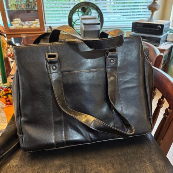 Kenneth Cole (NWOT) Large Leather black bag- Laptop,briefcase,tote, travel - Picture 2 of 6